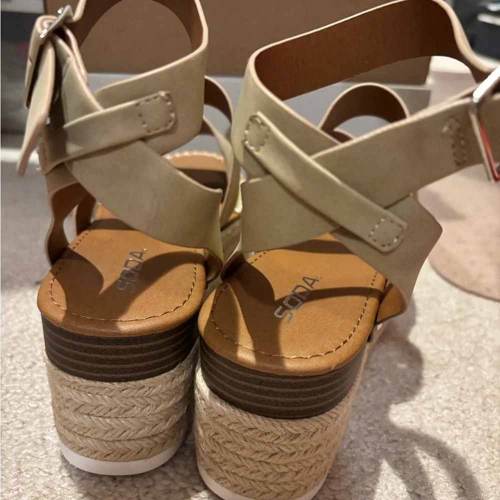 NEW Dolce Vita Espadrille Wedge Sandals - Picture 3 of 6